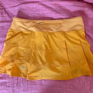 Lululemon pace rival mid rise skirt